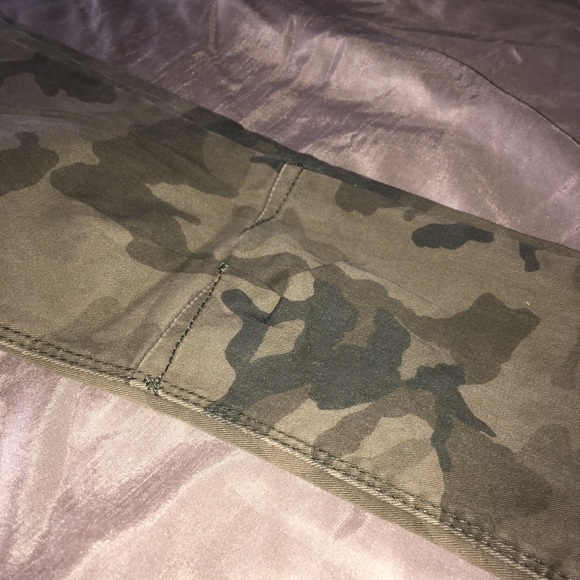 Zara Camouflage Skinny Jeans with Zip Details - Picture 3 of 8